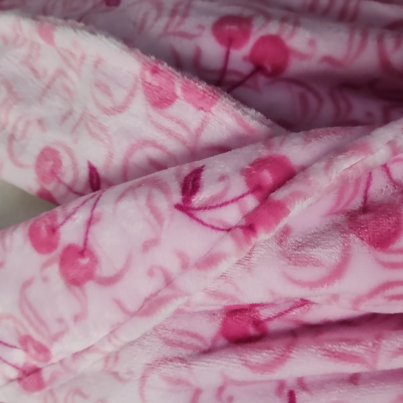 Juicy Couture NWT Plush Robe - Picture 2 of 5